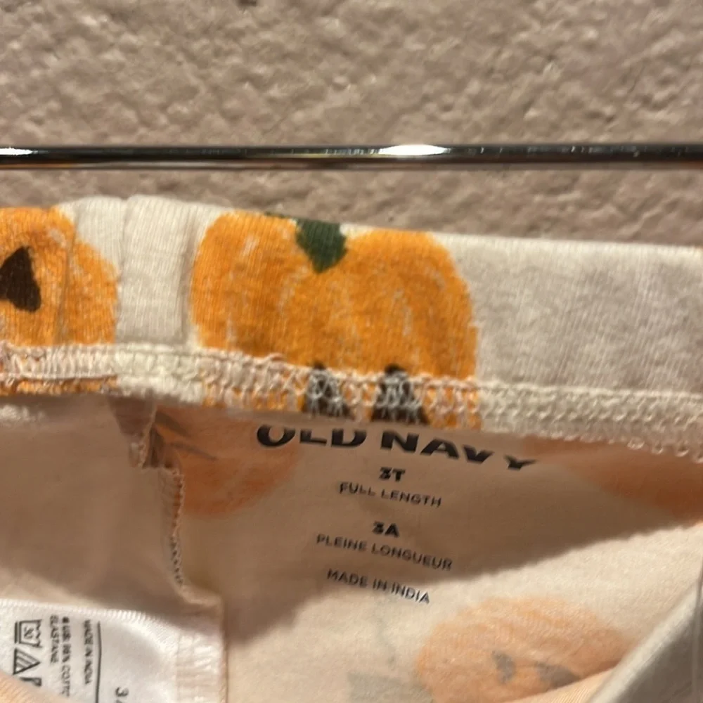 New Old Navy Toddler’s Girls Leggings pumpkin Jack o Lantern Size 3T NWT